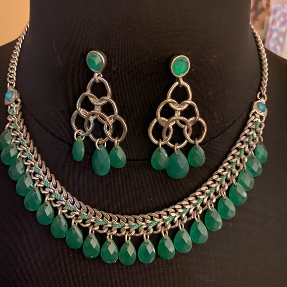 Retired Lia Sophia Meadow Necklace and Earrings Emerald Green Silver tone chain - Picture 2 of 6